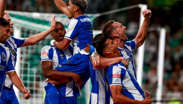 Голы на первой и последней минутах позволили Порту одолеть середняка