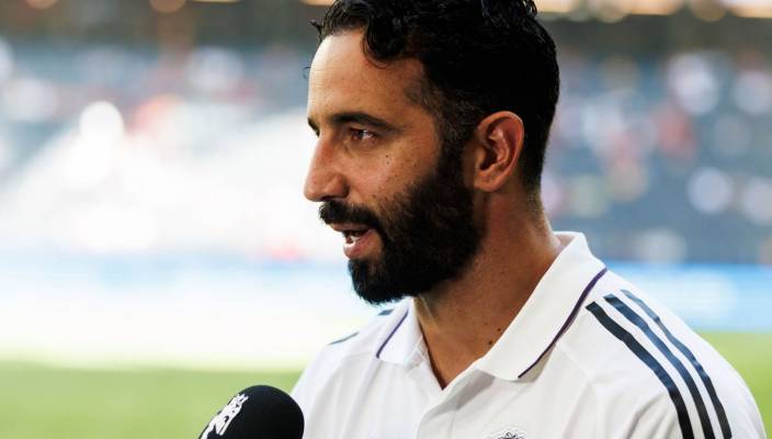 Экс-тренер Манчестер Юнайтед может заменить Моуринью в Бенфике