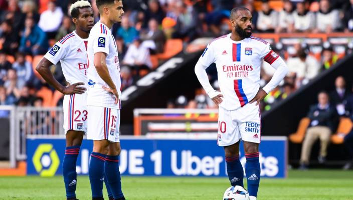 Лион в большинстве не смог забить Гавру