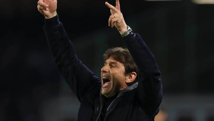 Наполи с минимальным счётом обыграл Кальяри