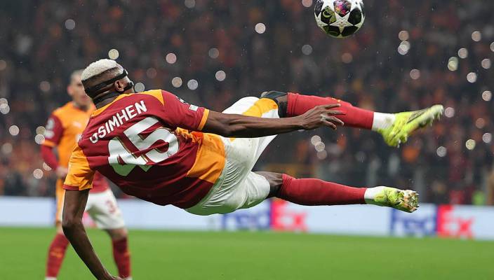 Осимхен получил травму в матче с Ливерпулем